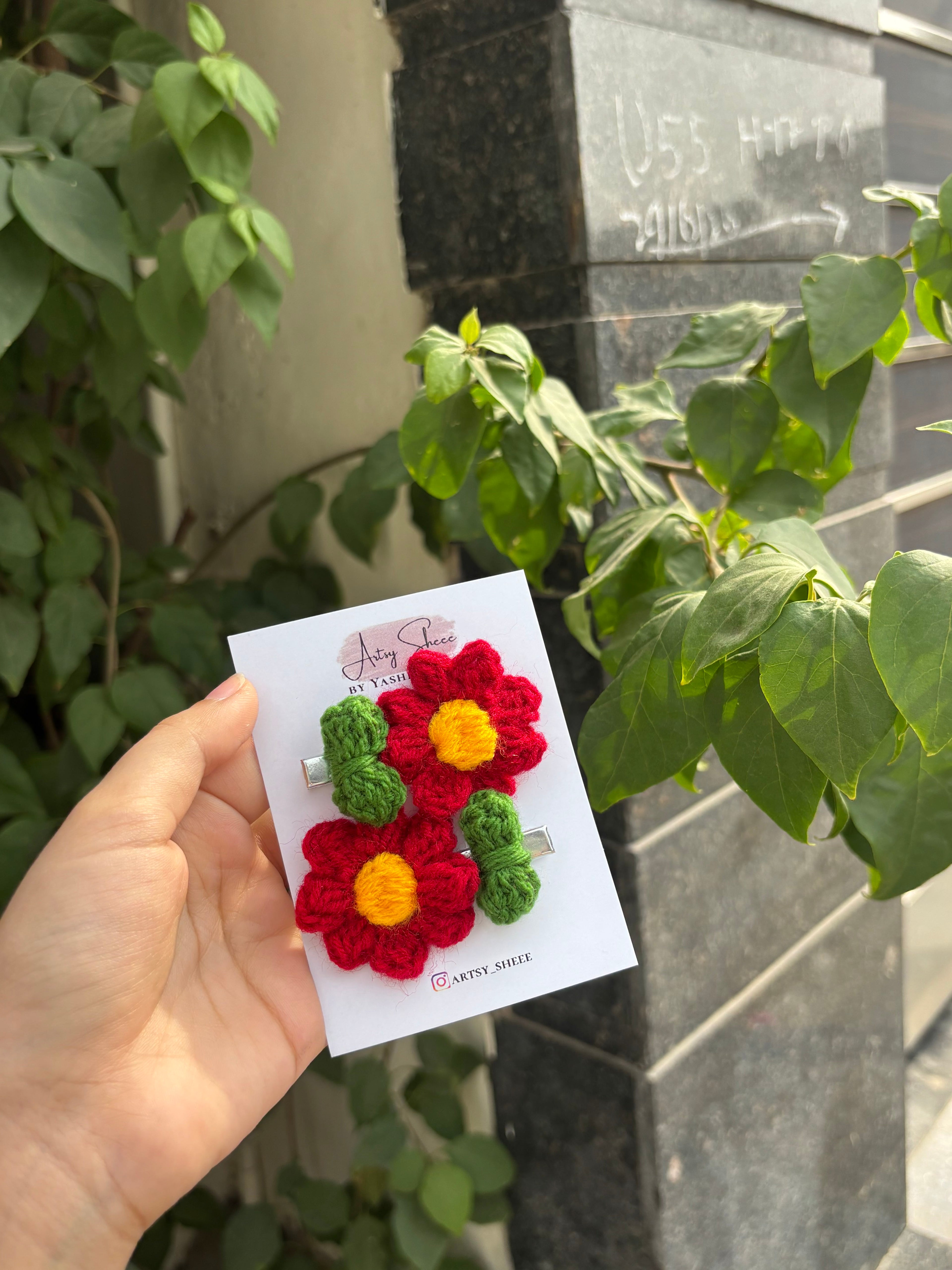 Crochet Daisy Hair Pins