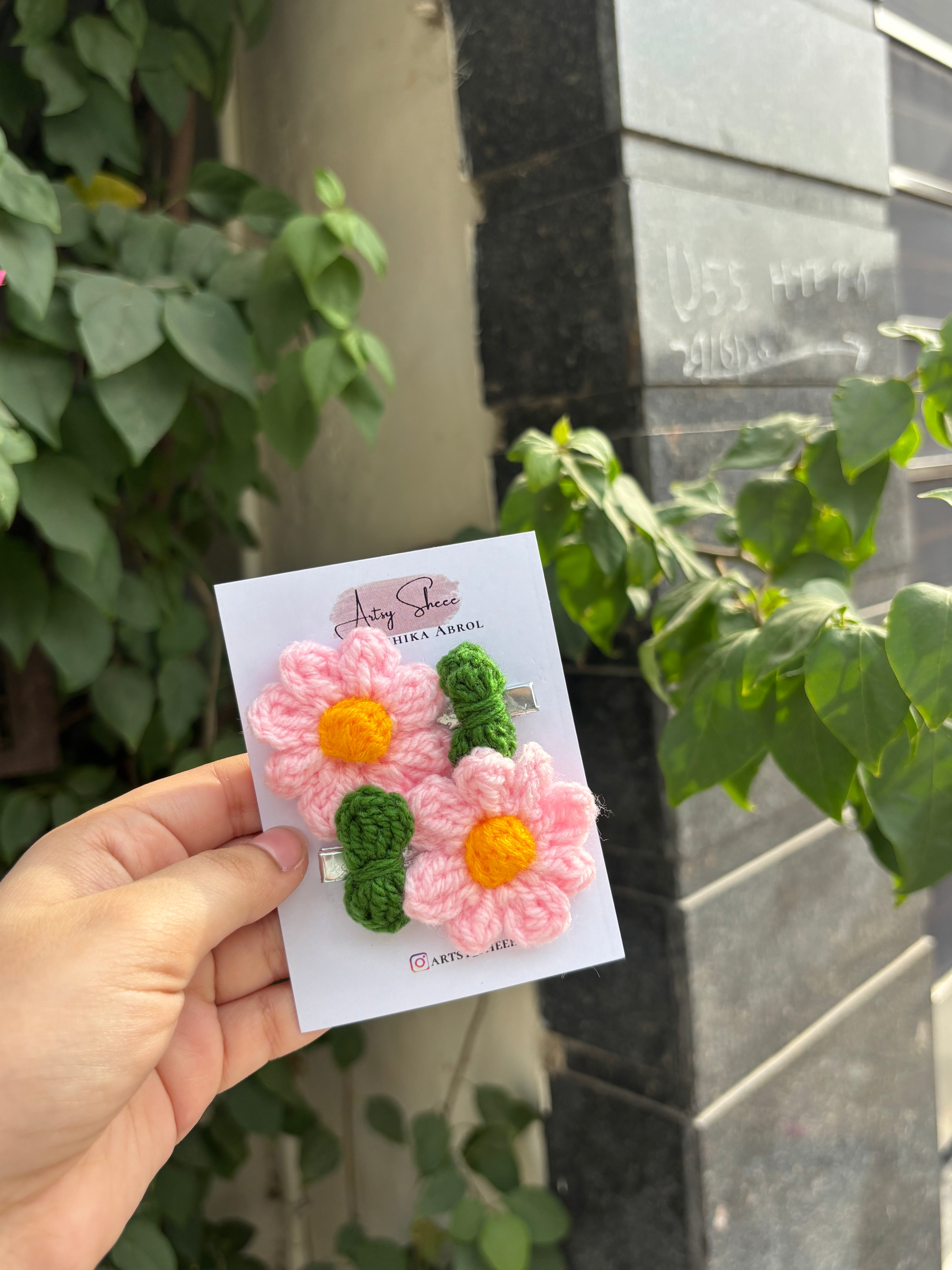 Crochet Daisy Hair Pins