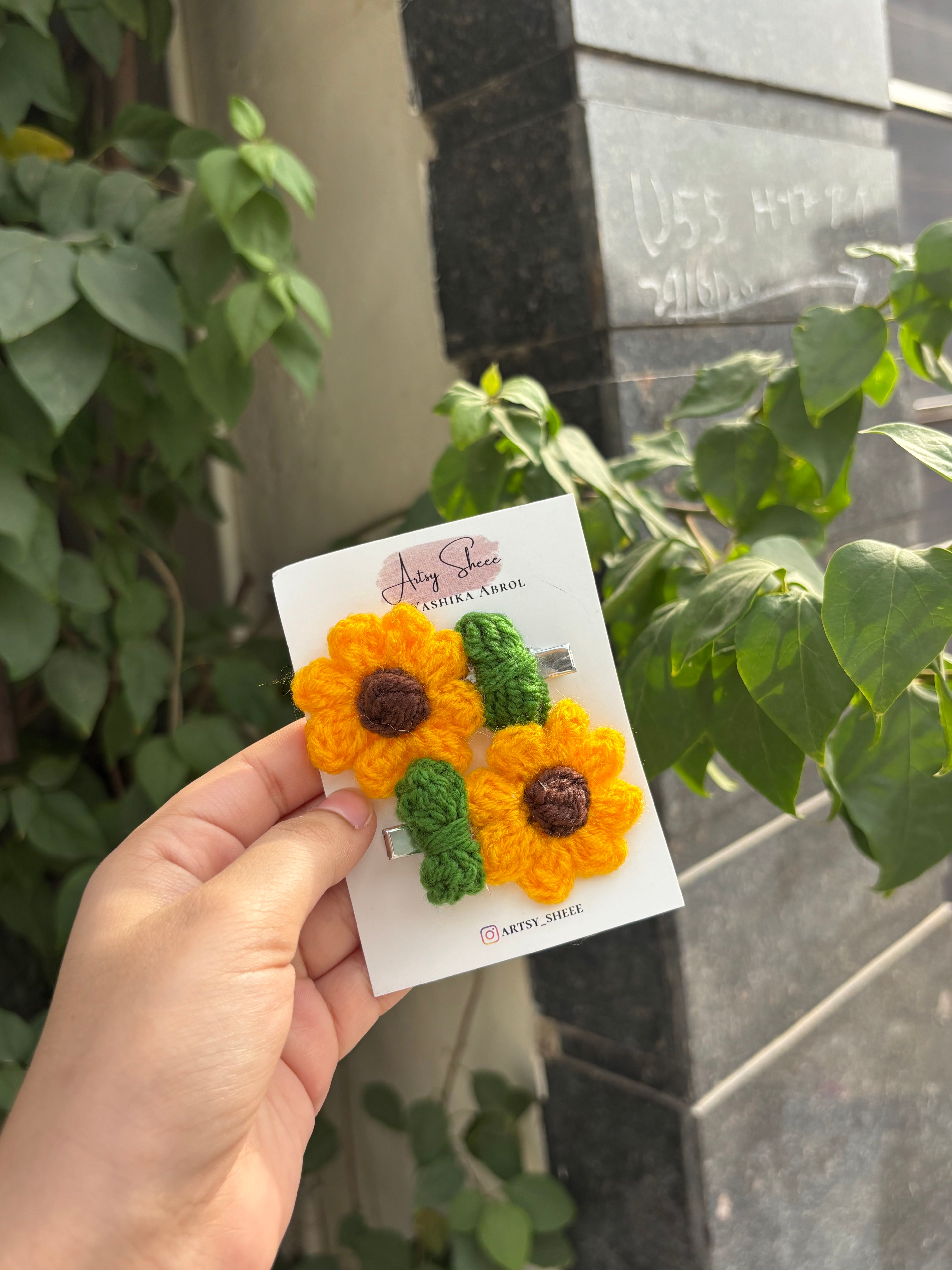 Crochet Daisy Hair Pins